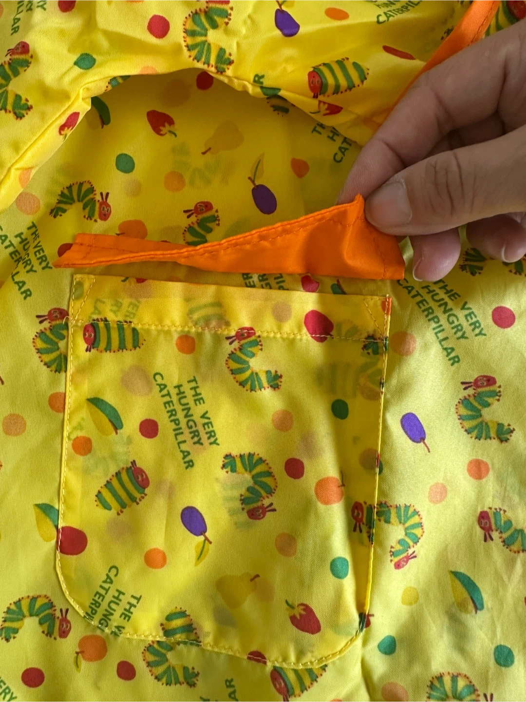 エリックカール はらぺこあおむし レインコート 110の写真5枚目