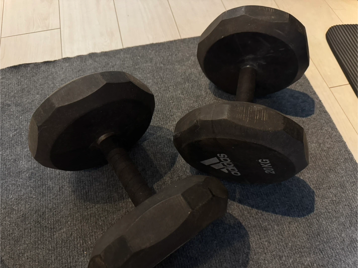 Adidas 20kg ダンベルペアの写真2枚目