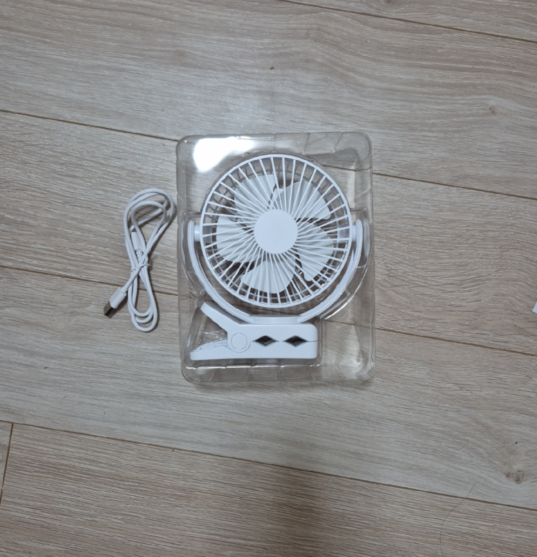 【新品】 4way クリップファン 白の写真2枚目