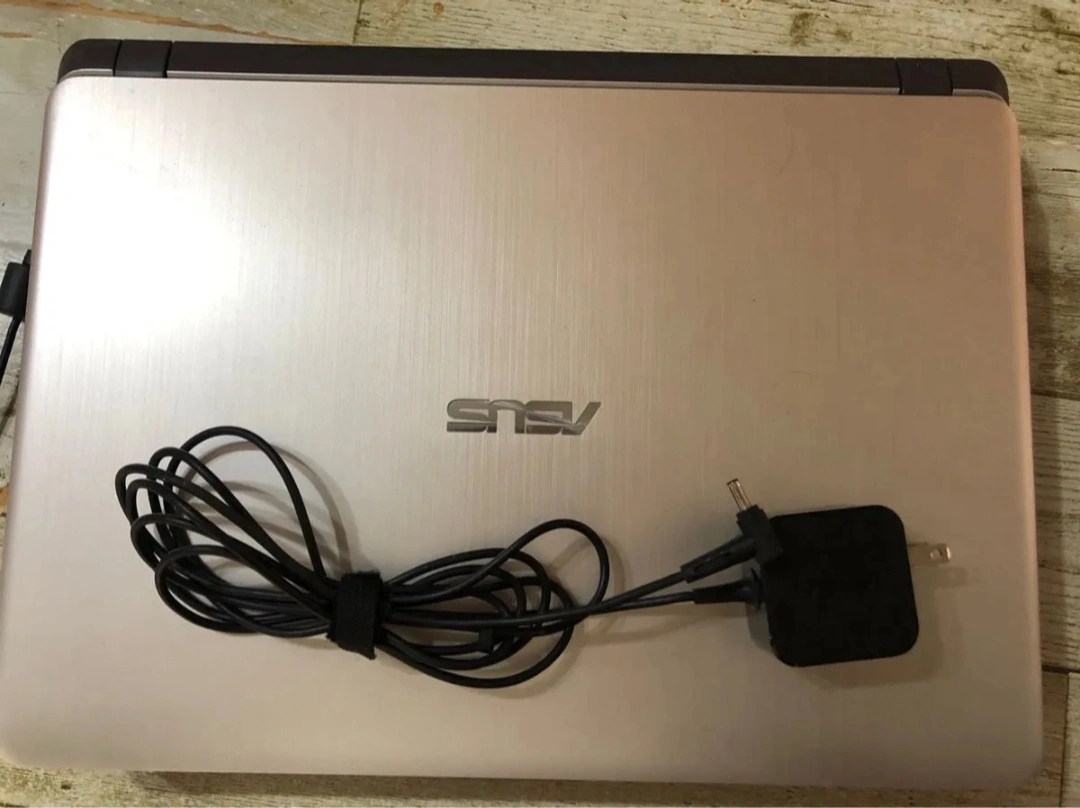 ASUS ノートPC X507Mの写真2枚目