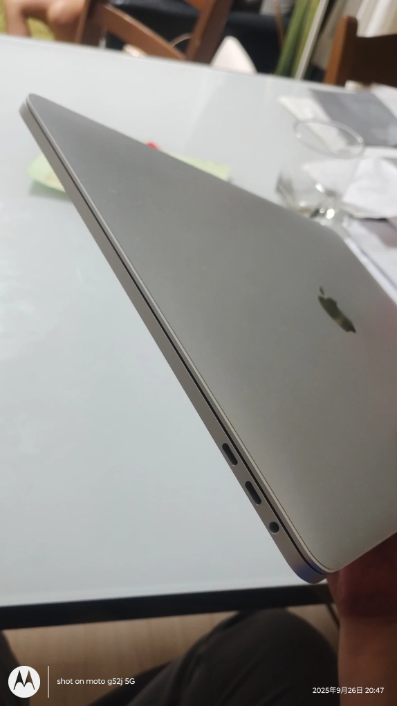 アップル MacBook Pro 15インチMR962J/A2018年