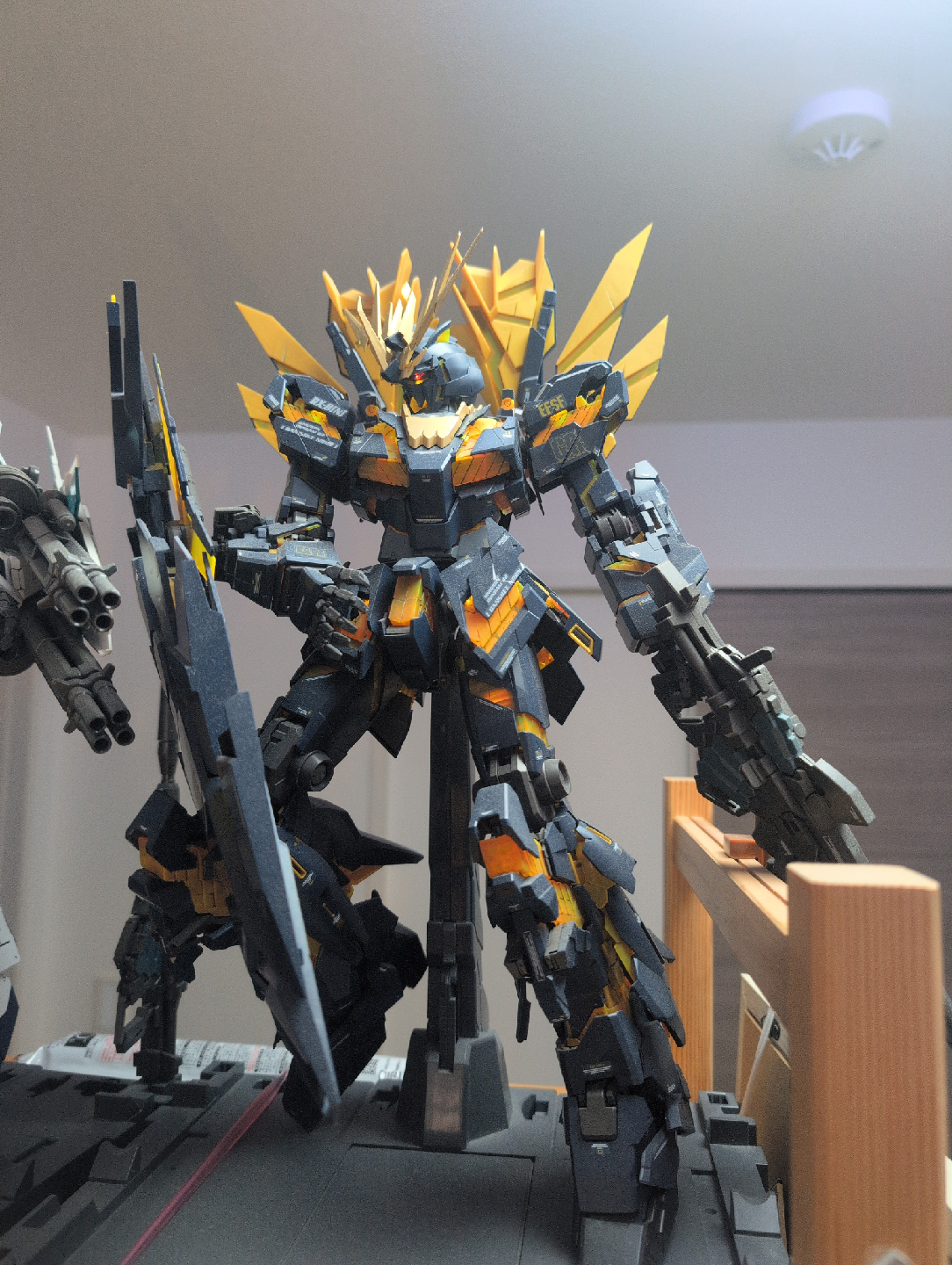 ガンプラ ユニコーンガンダム02 バンシィ（パーフェクトグレード）