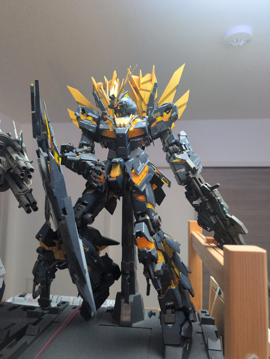 ガンプラ ユニコーンガンダム02 バンシィ(パーフェクトグレード)