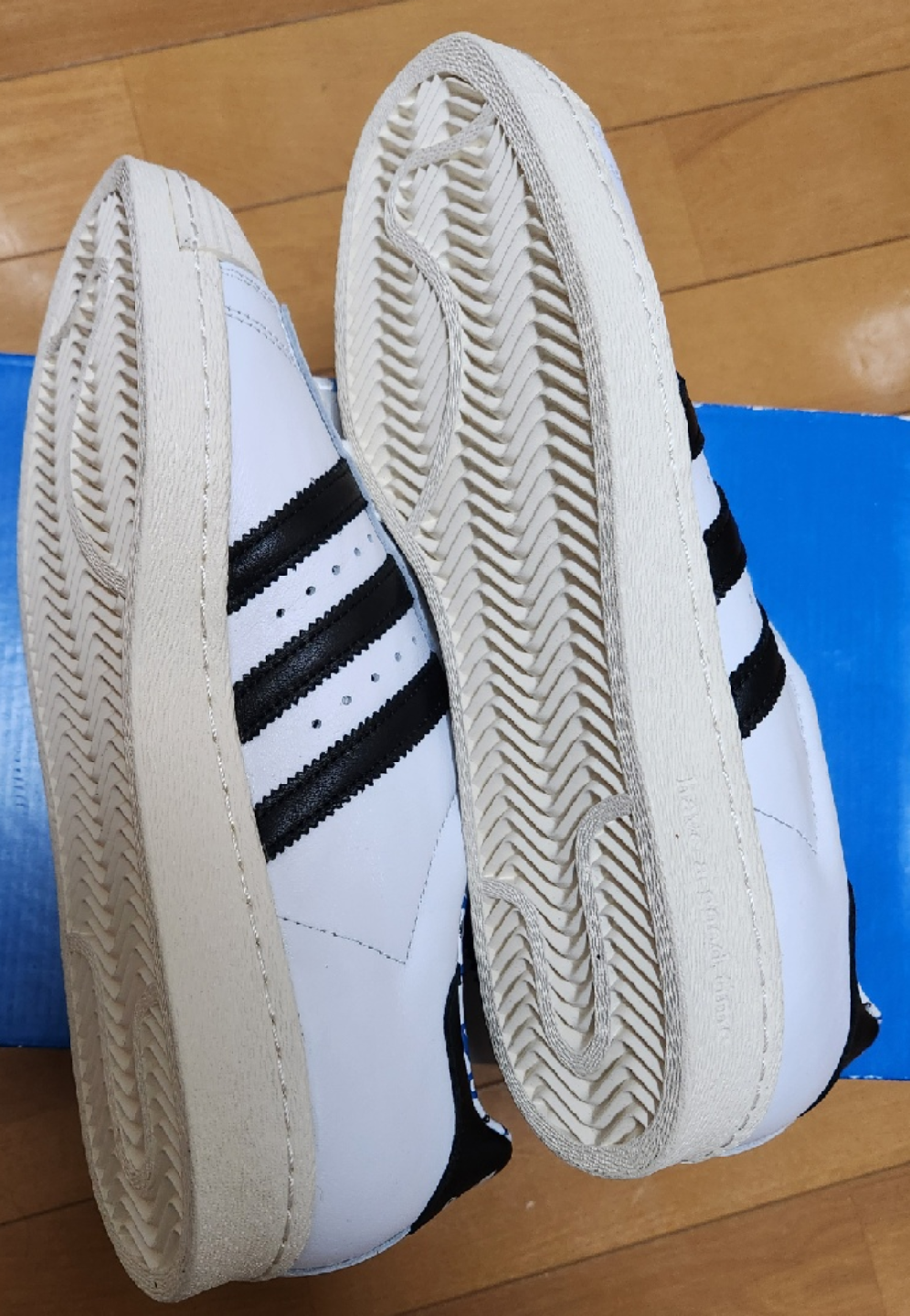 adidas スーパースター have a good time ホワイトブラックの写真3枚目