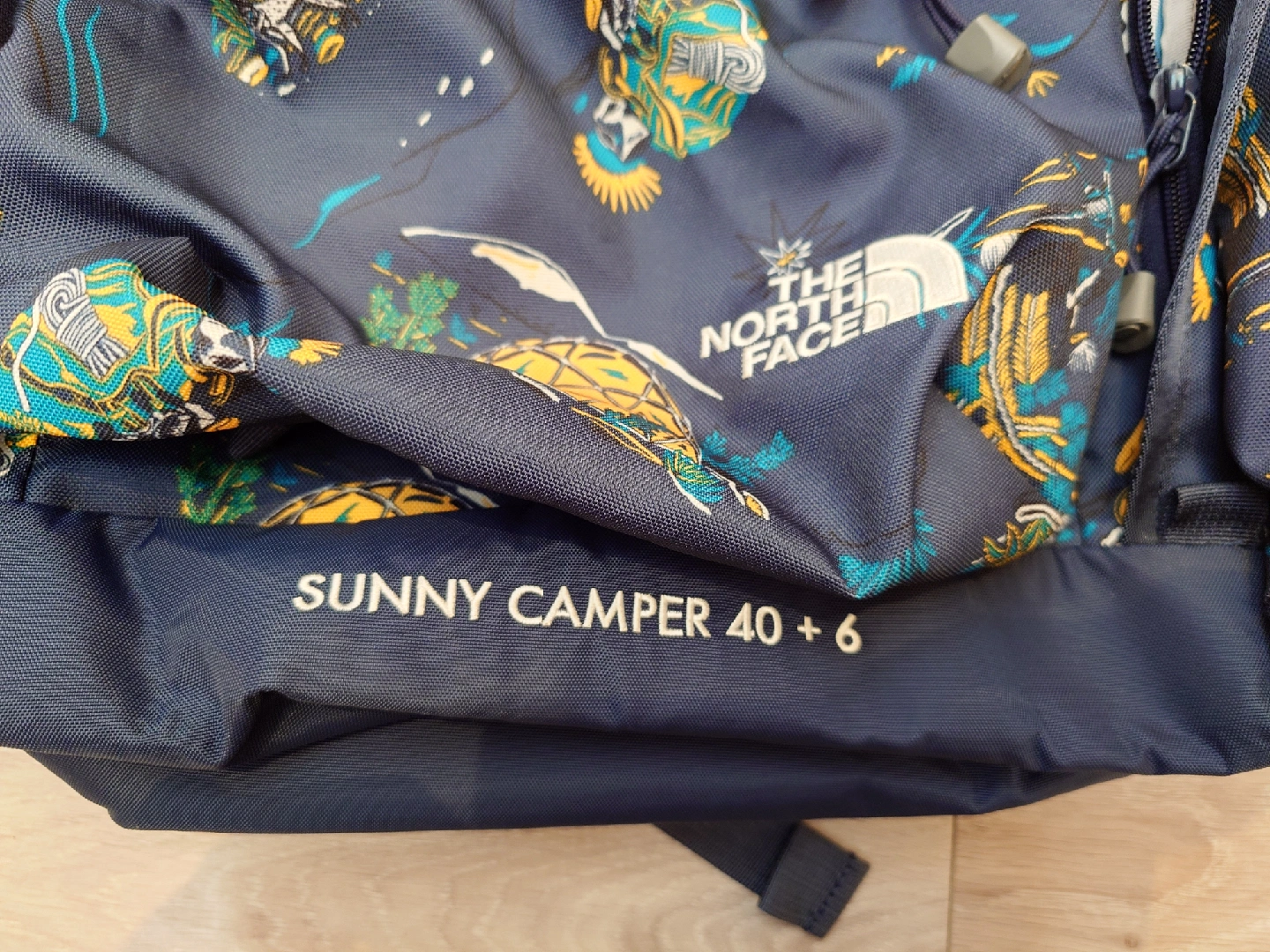 ザノースフェイス リュック Sunny Camper 40+6の写真3枚目