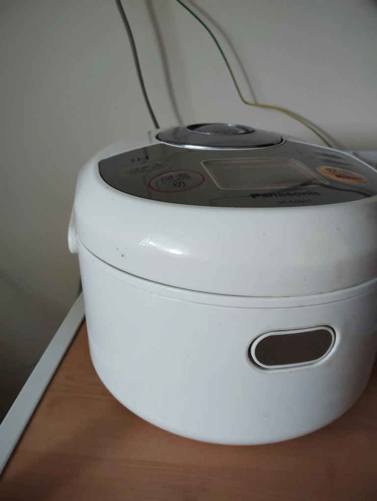 パナソニック 炊飯器 SR-KG051 0.54Lの写真3枚目