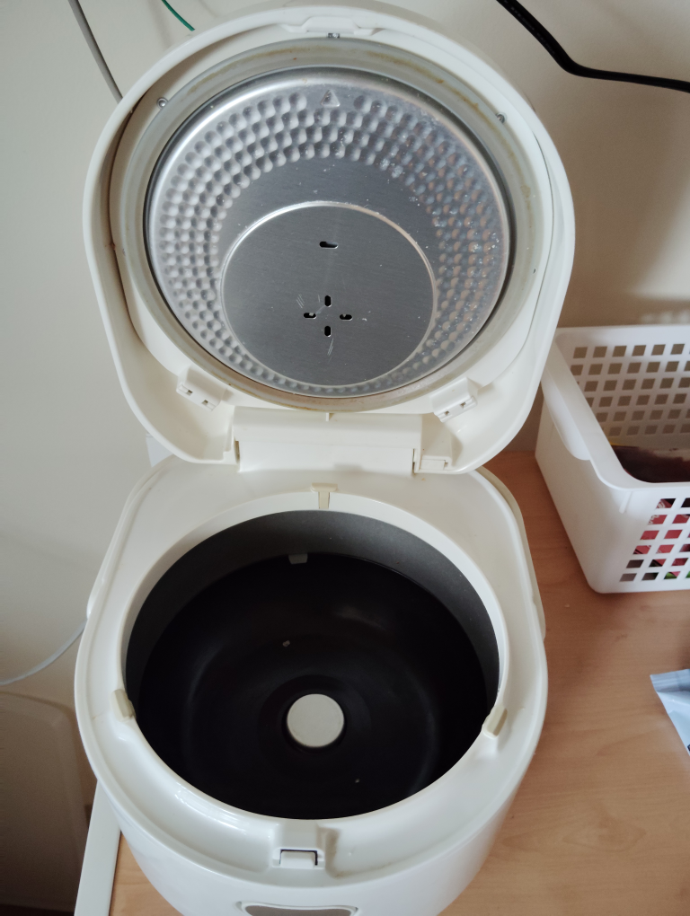 パナソニック 炊飯器 SR-KG051 0.54Lの写真2枚目