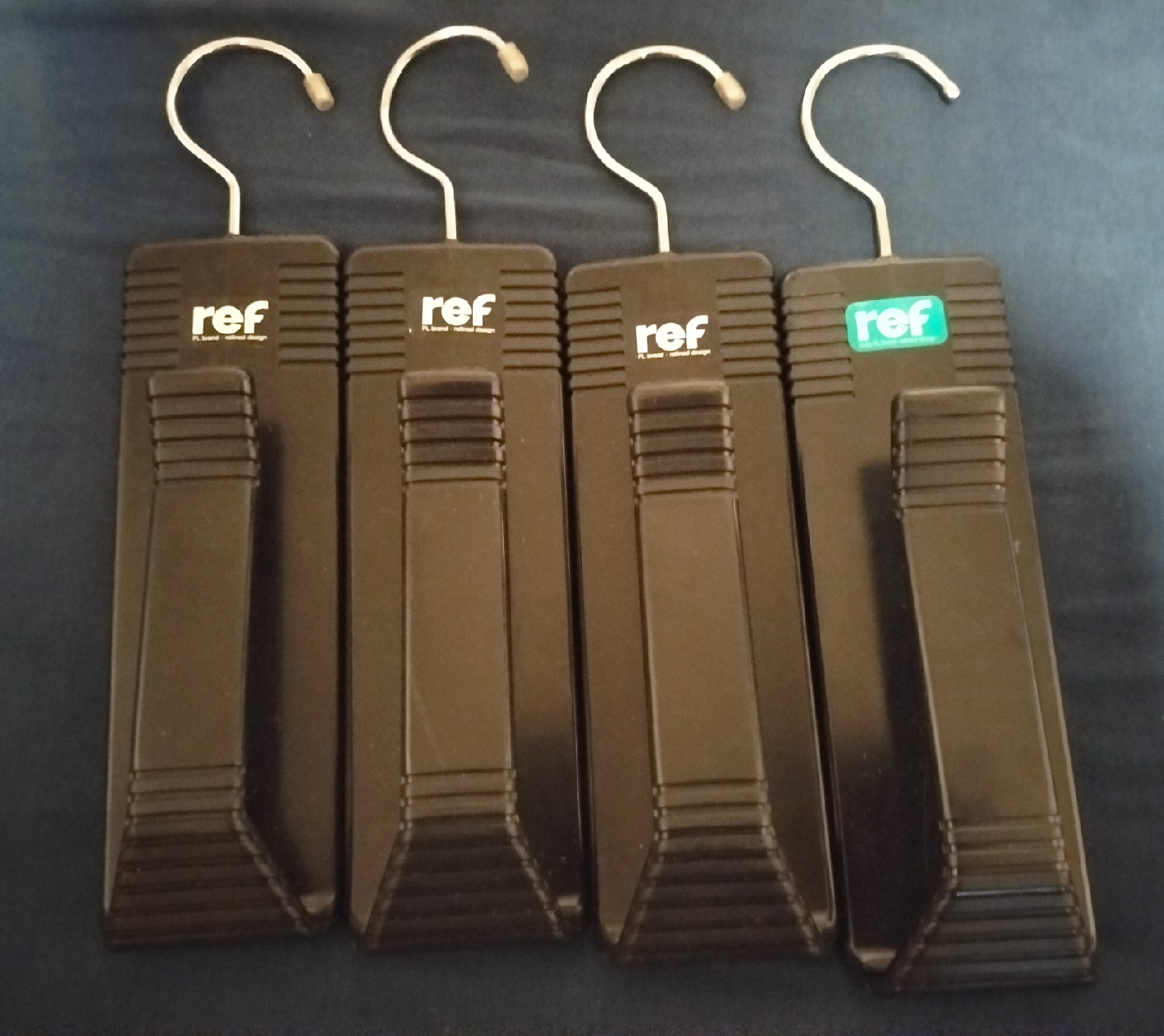 REF ハンガー 4個セット