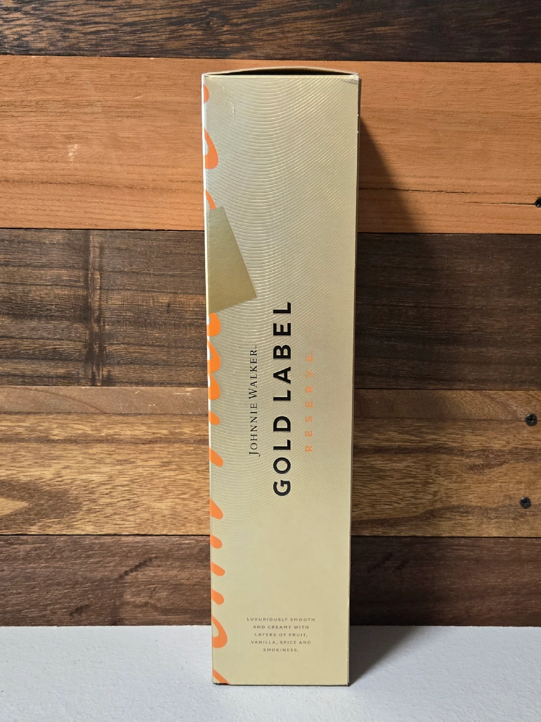 JOHNNY WALKKER GOLD LABEL RESERVEの写真3枚目