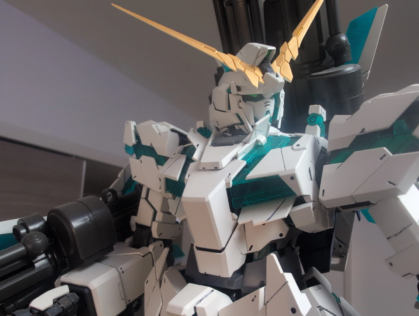 パーフェクトグレード ユニコーンガンダム 最終決戦仕様の写真2枚目