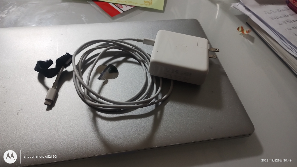 アップル MacBook Pro 15インチMR962J/A２018年の写真5枚目