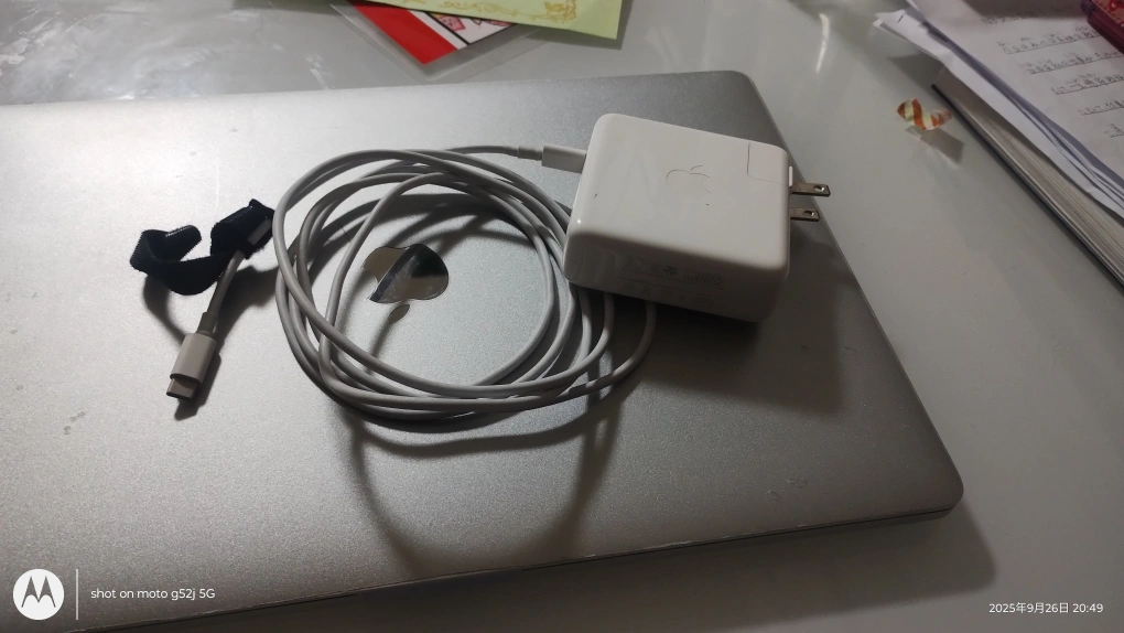 アップル MacBook Pro 15インチMR962J/A2018年の写真5枚目