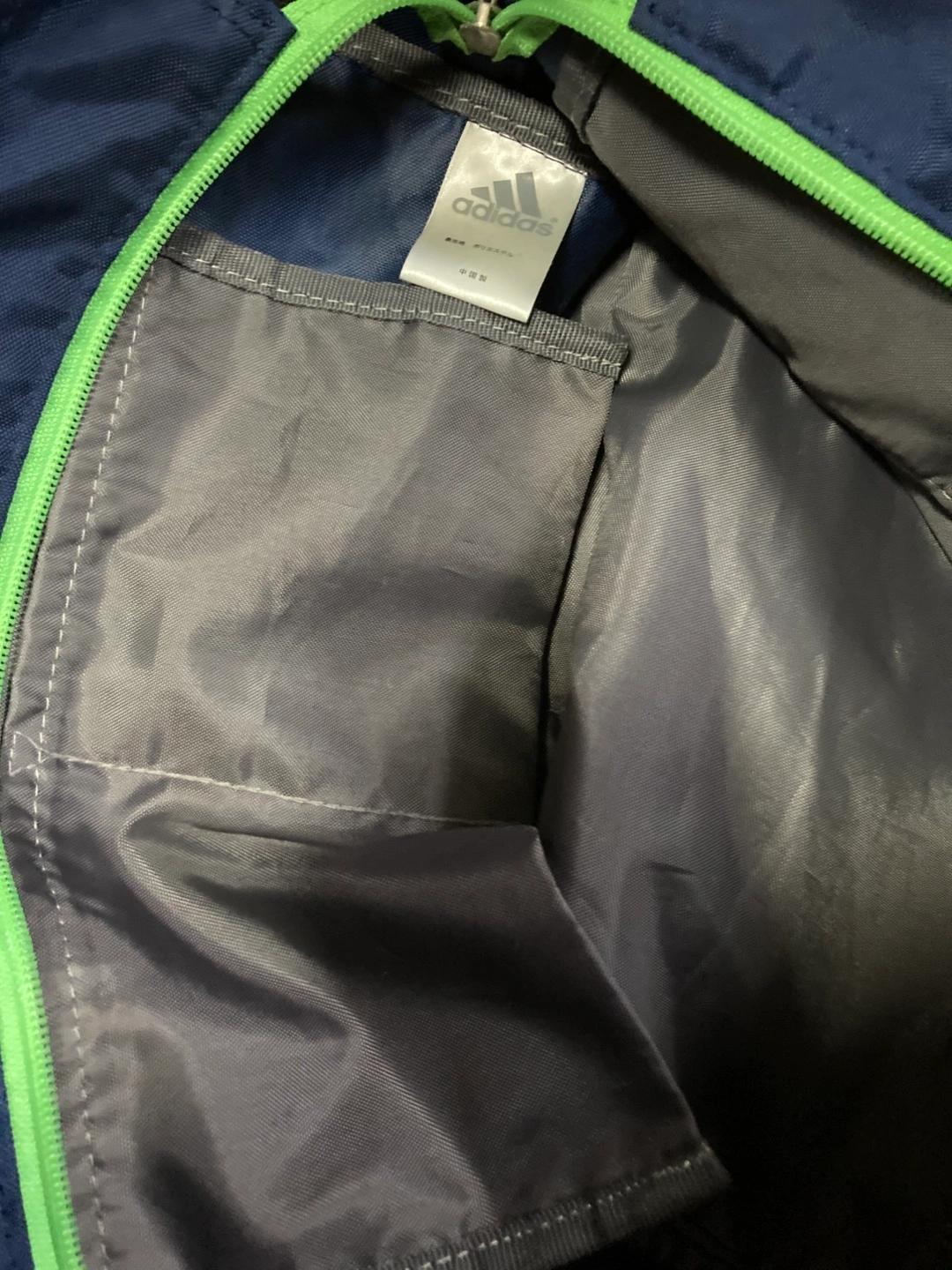 アディダス トートバッグ ネイビーの写真4枚目