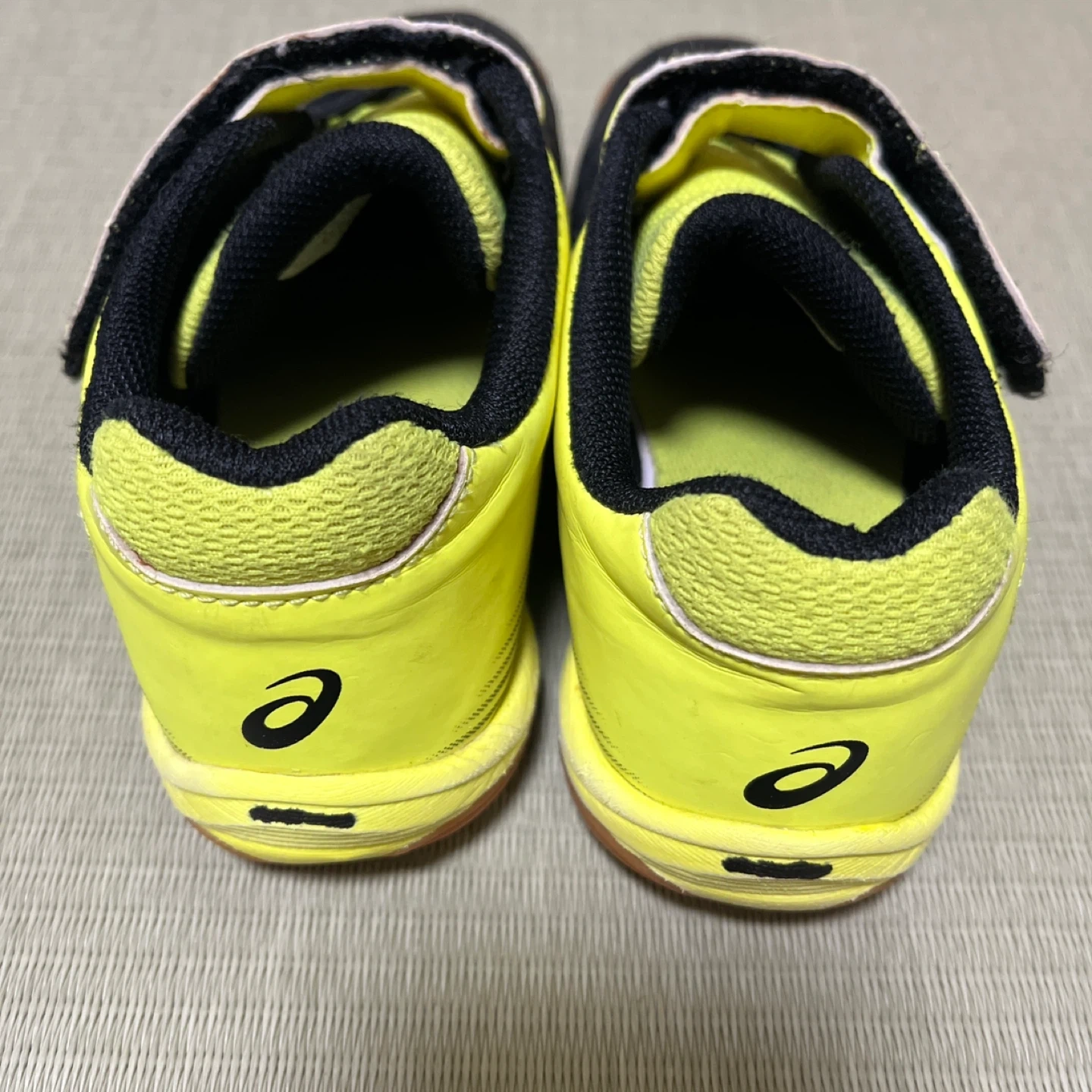子供 室内フットサルシューズ 19㎝ asicsの写真4枚目