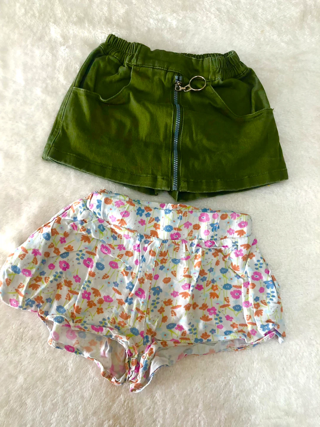 👧💚子供用3点セット：Tシャツ1枚、ショートパンツ2枚（サイズ95）の写真7枚目