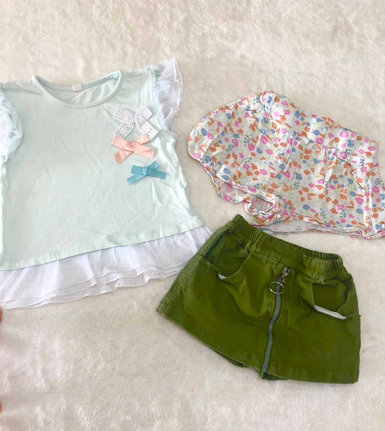👧💚子供用3点セット:Tシャツ1枚、ショートパンツ2枚(サイズ95)の写真2枚目