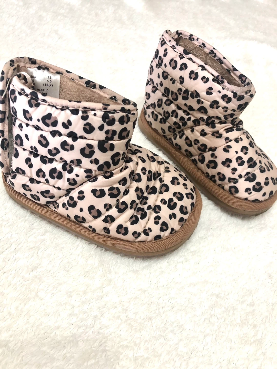 👧✨🌟H&M 子供用ブーツ、14.5 cm、ヒョウ柄🌟✨