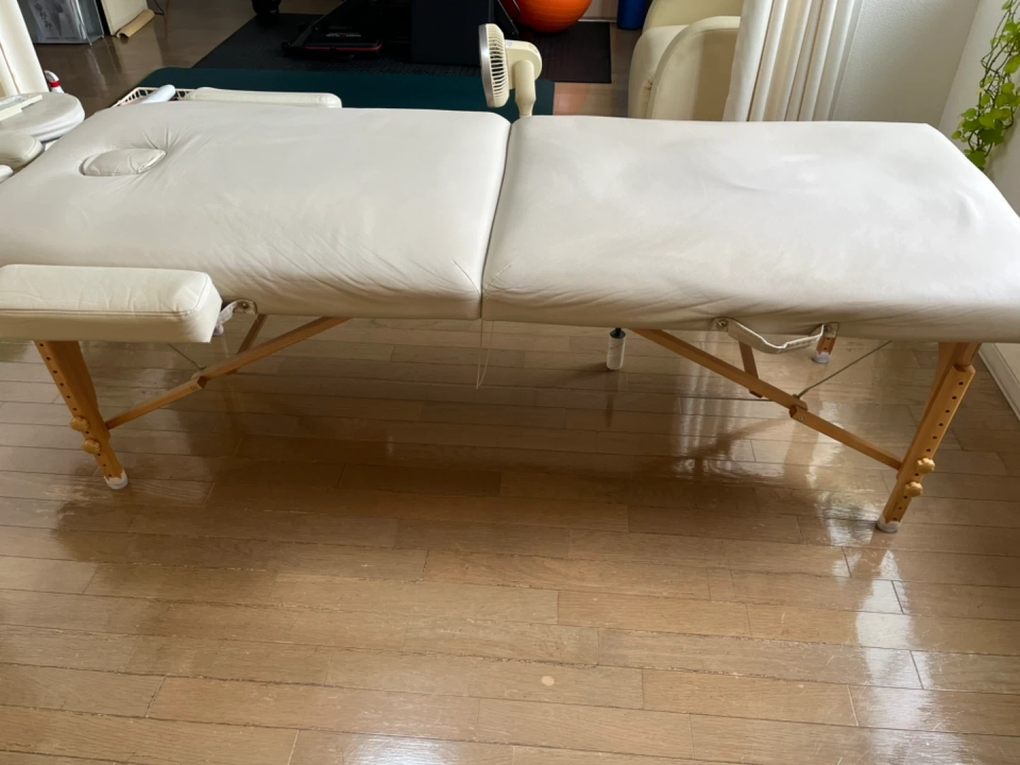 低反発 木製 折りたたみ マッサージベッド (有孔) 長さ185×幅70×高さ53~85cm バニラの写真3枚目