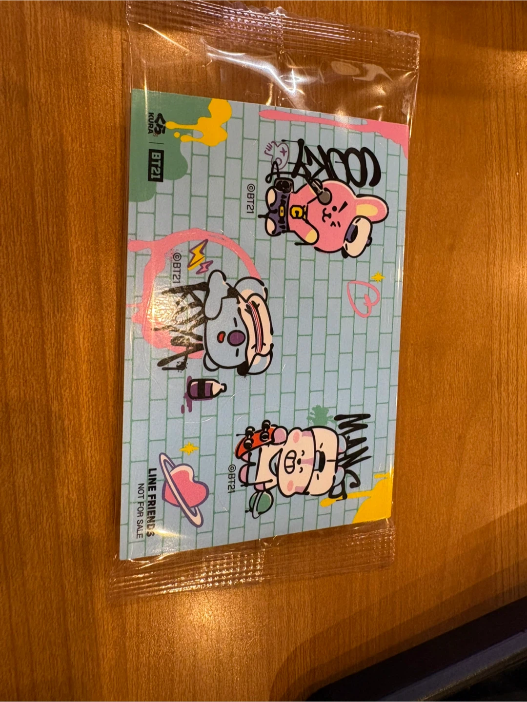 BT21くら寿司限定ステッカー
