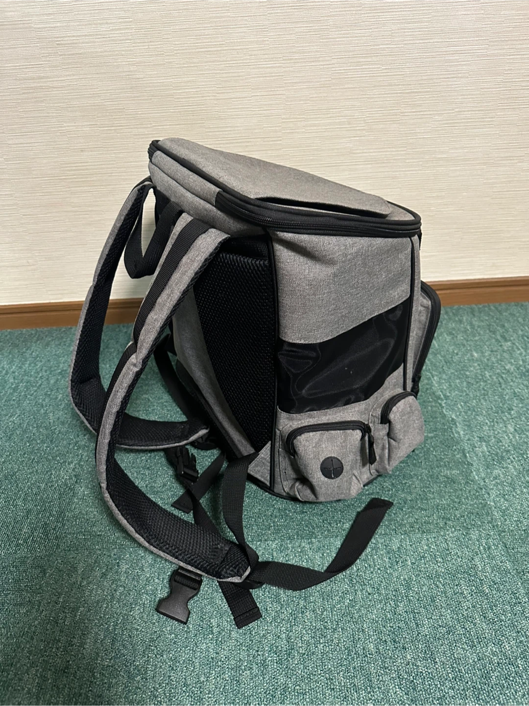 ペット用リュック グレーの写真4枚目