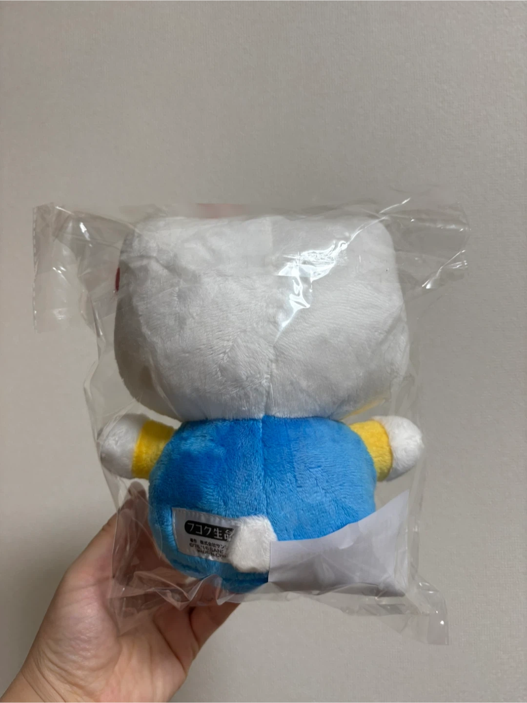 新品未使用 ハローキティ ぬいぐるみの写真2枚目