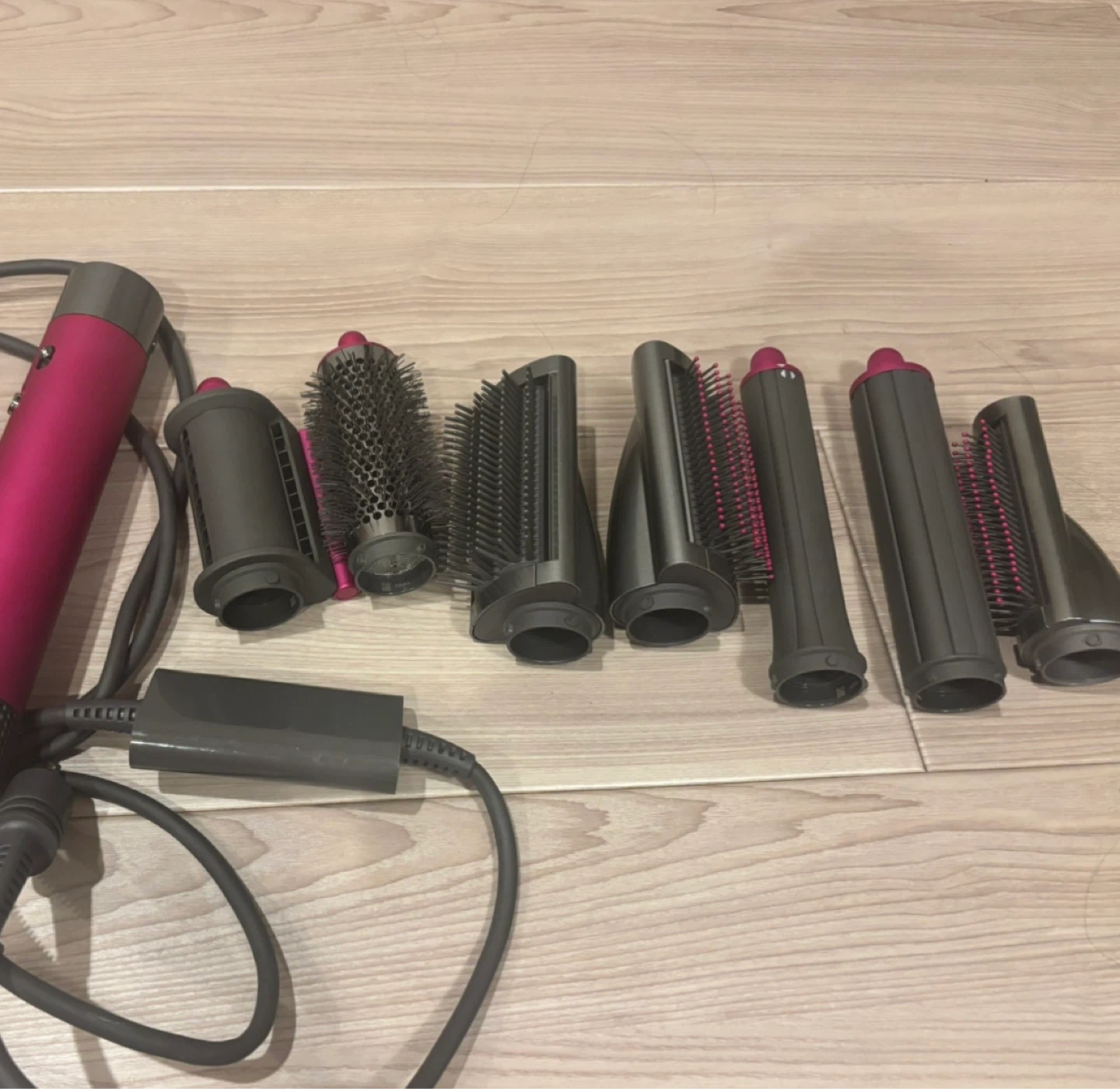 ダイソン ヘアドライヤー ピンク Dyson Airwrapの写真3枚目