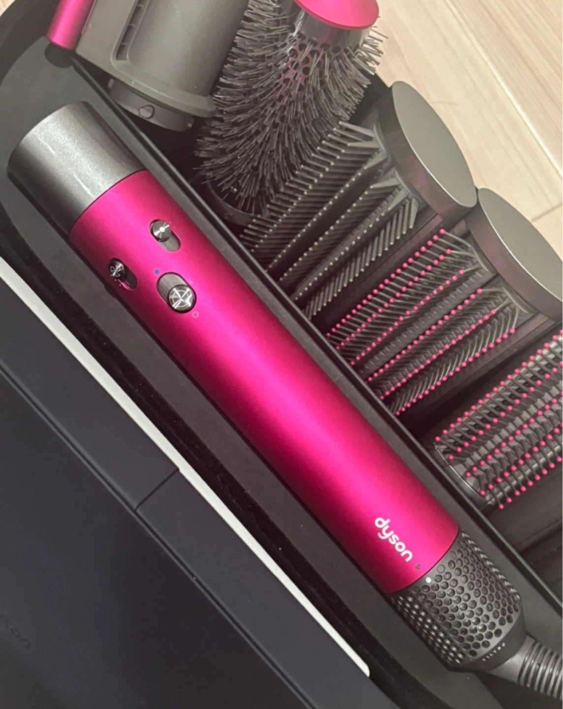 ダイソン ヘアドライヤー ピンク Dyson Airwrapの写真4枚目