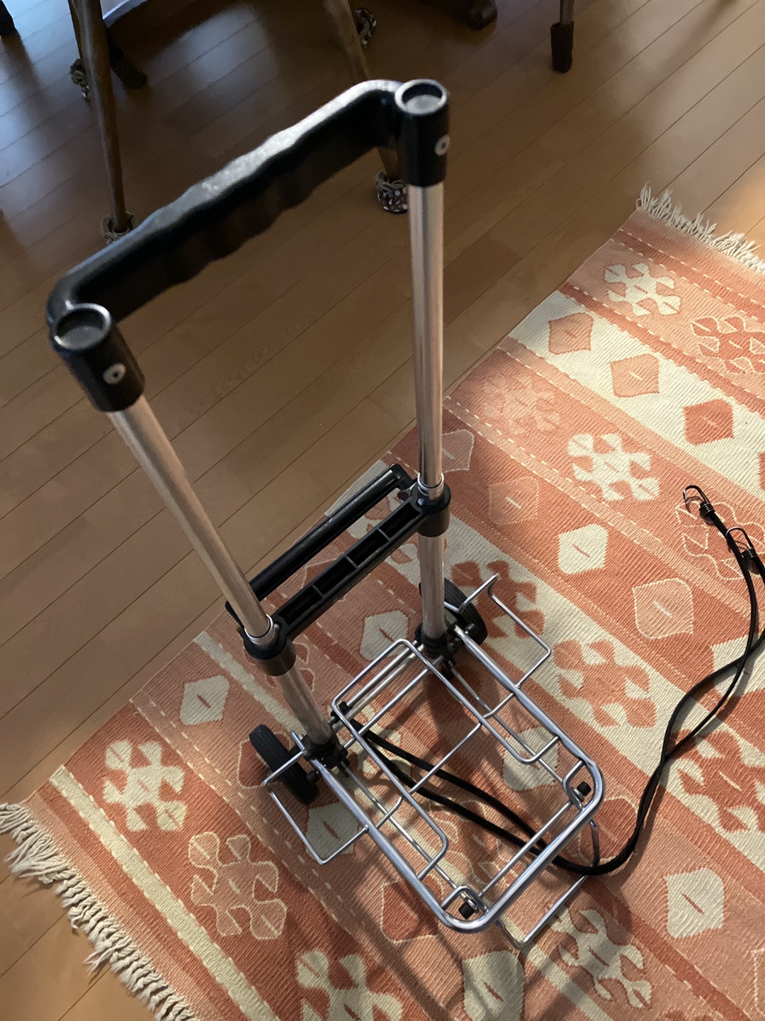キャリーカート シルバーの写真2枚目