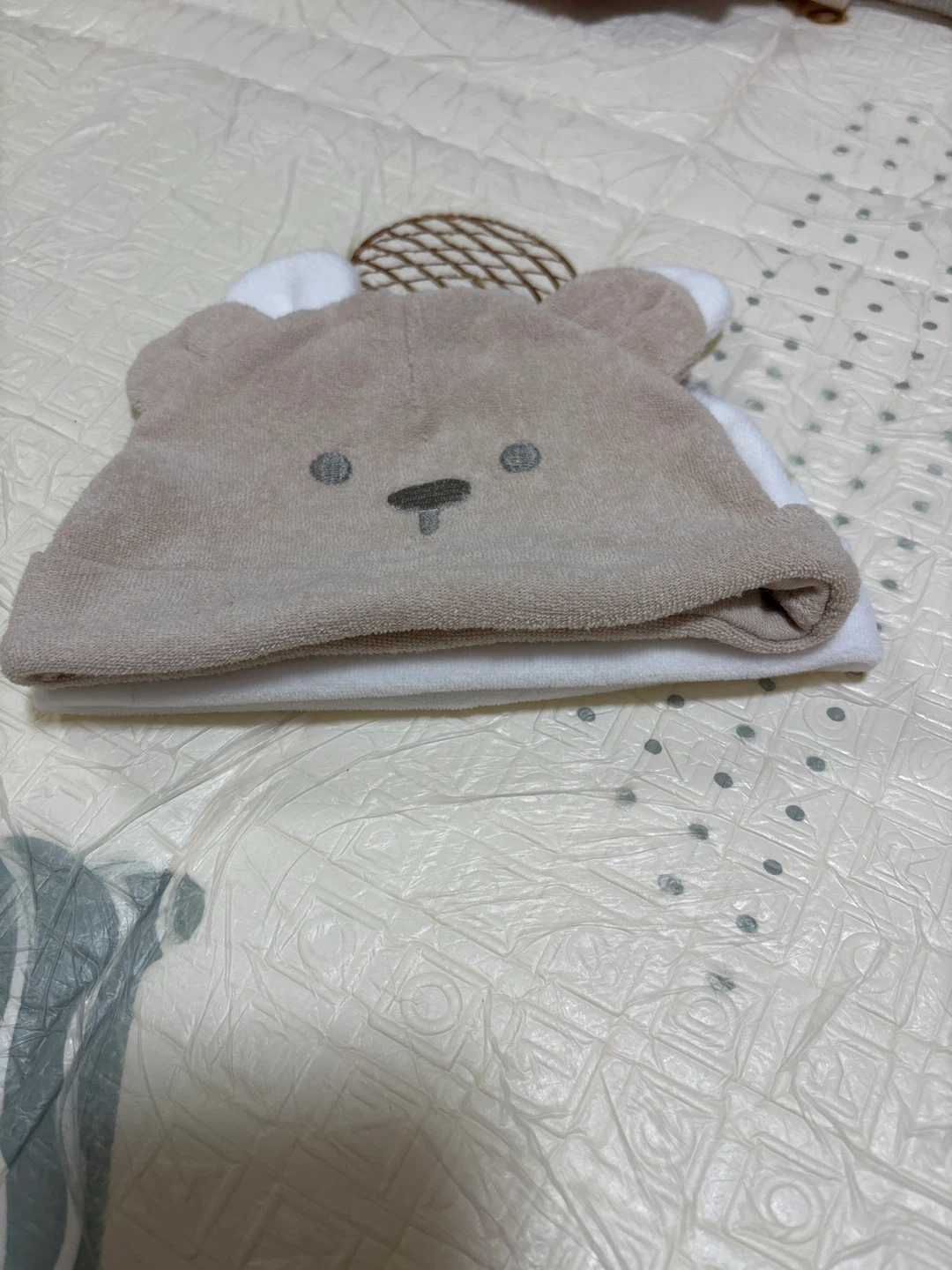 【美品.未使用品あり】ベビー帽子2点セット くまモチーフの写真2枚目