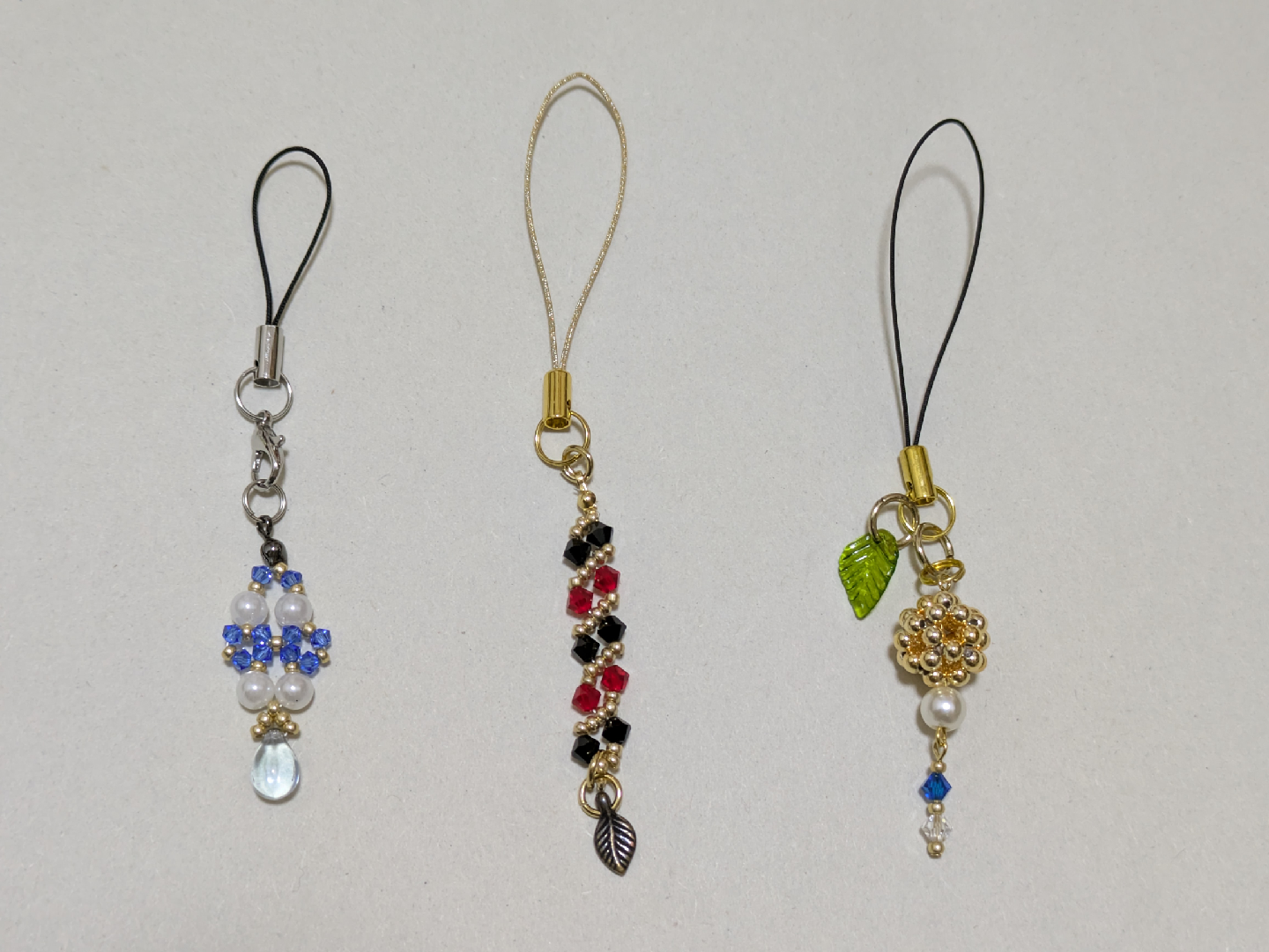 ビーズ　ストラップ　ハンドメイド