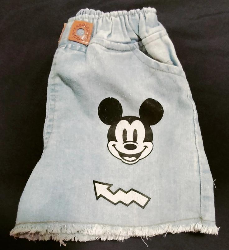 キッズ デニムショートパンツ 水色 ミッキーの写真3枚目