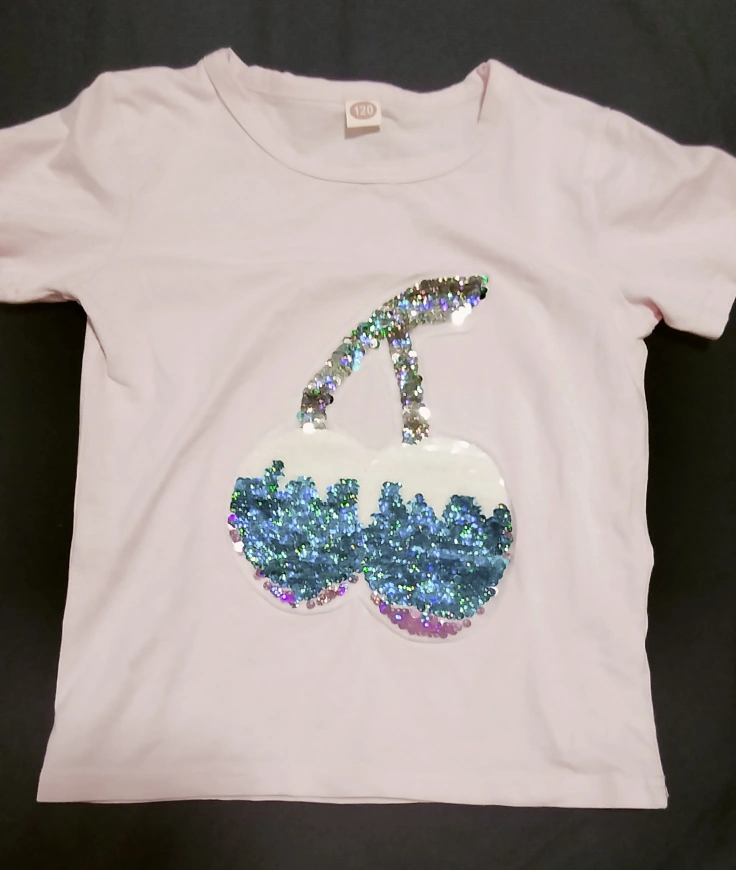 キッズTシャツ チェリー柄 120サイズの写真2枚目