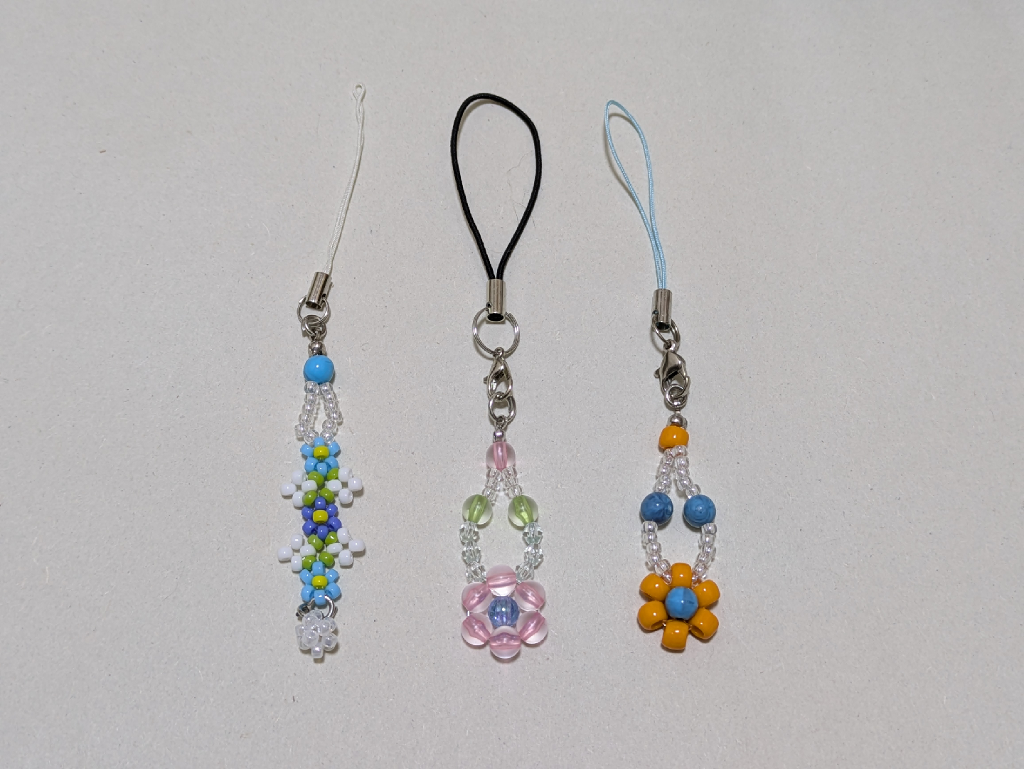 ビーズ　ストラップ　ハンドメイド