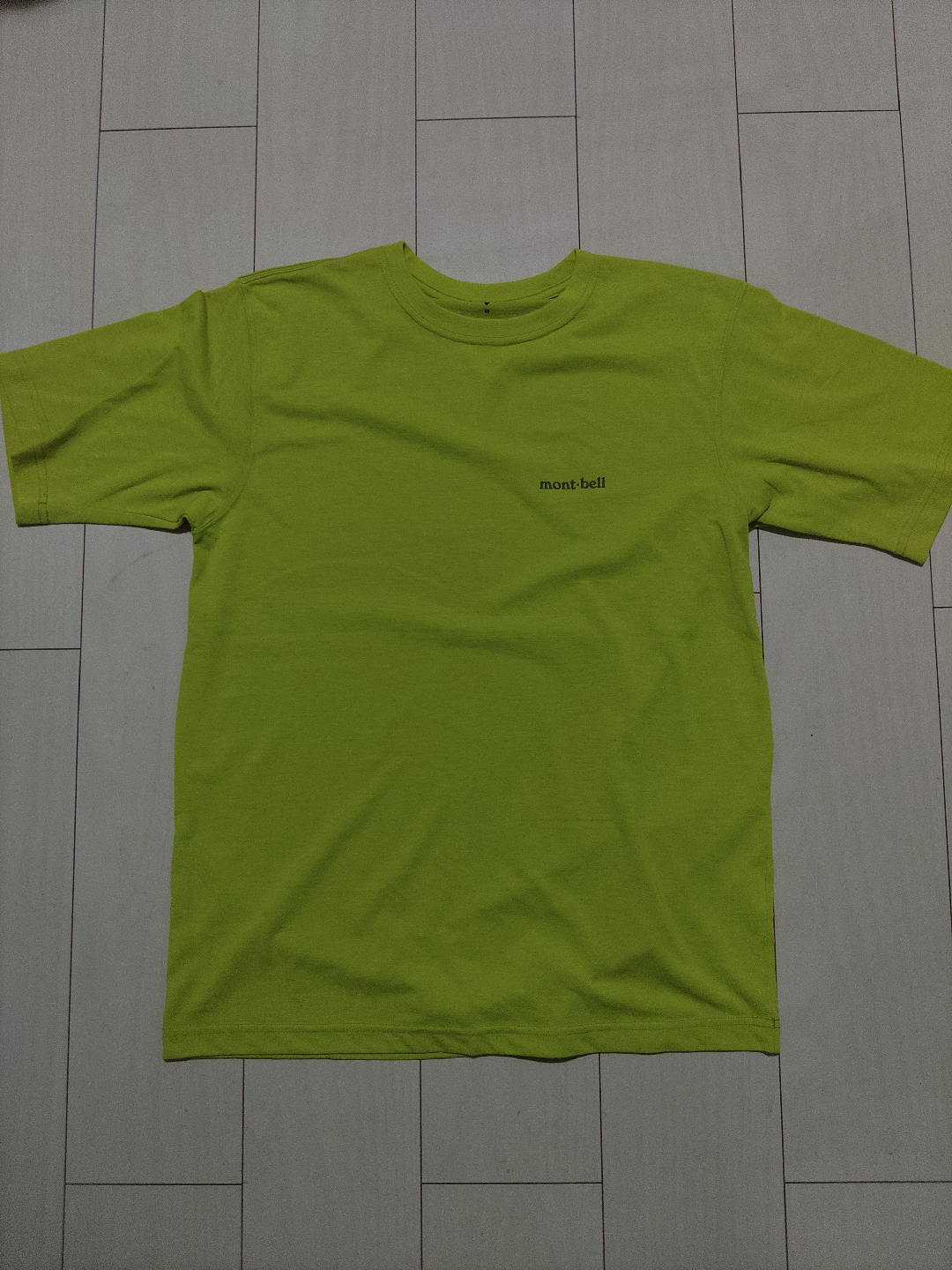 モンベル Tシャツ 黄緑色