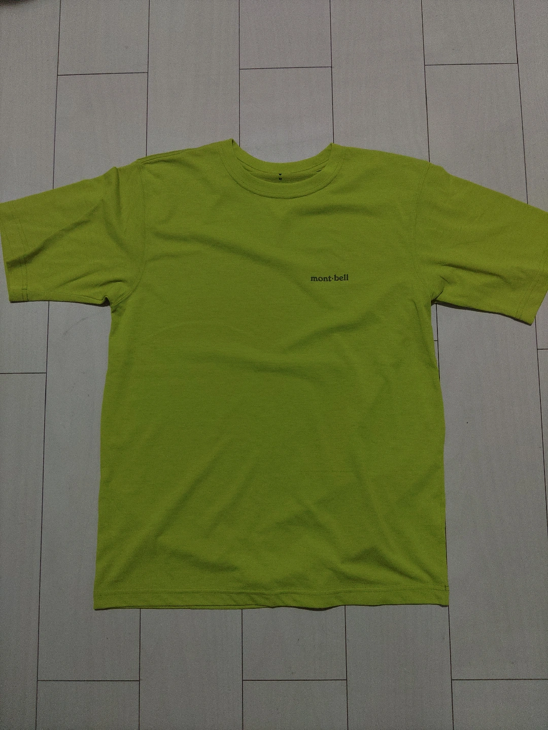 モンベル Tシャツ 黄緑色