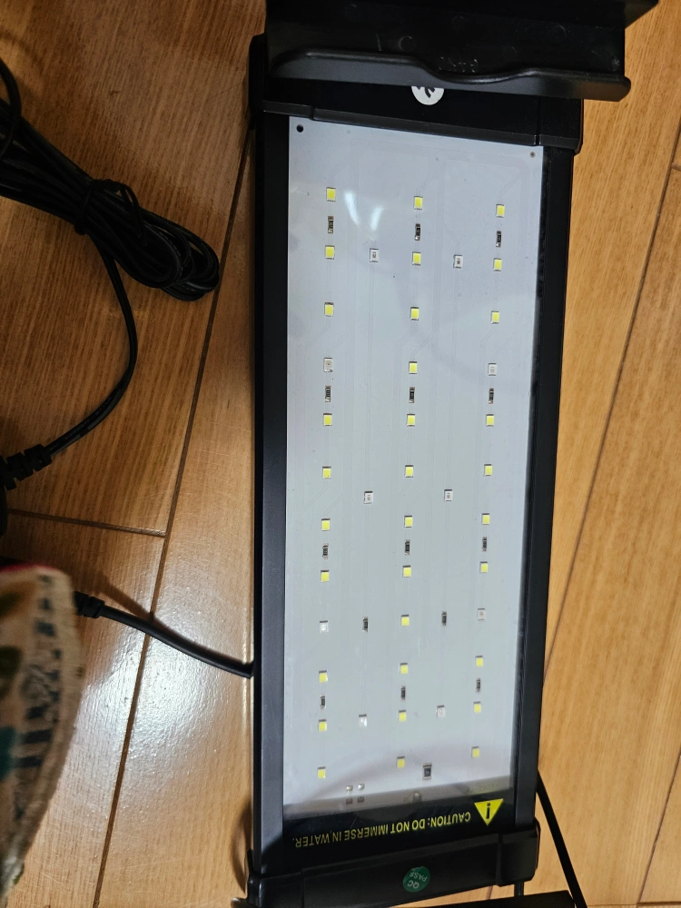 水槽ライト アクアリウムライト 30〜50CM対応 30cm水槽 40cm水槽 50CM水槽 4色 LEDの写真2枚目