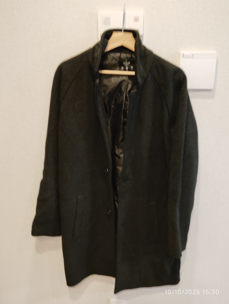 Bershkaのメンズロングコート