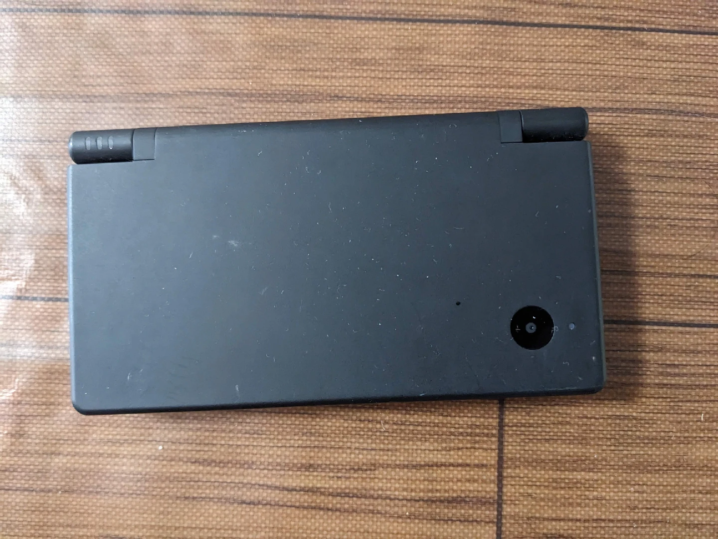 ニンテンドーDSi ブラック【まとめ買いの方優先】の写真2枚目
