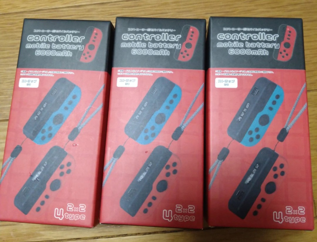 格安　新品　　小型持ち運びやすいサイズ　レッド　国内メーカー　コントローラー型モバイルバッテリー 6000mAh　ストラップ付きの写真2枚目