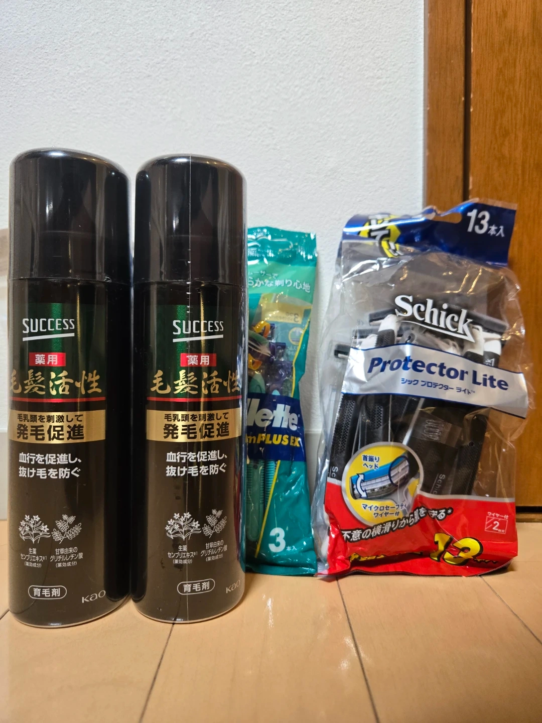 サクセス 薬用育毛トニック & シック Schick カミソリの写真2枚目