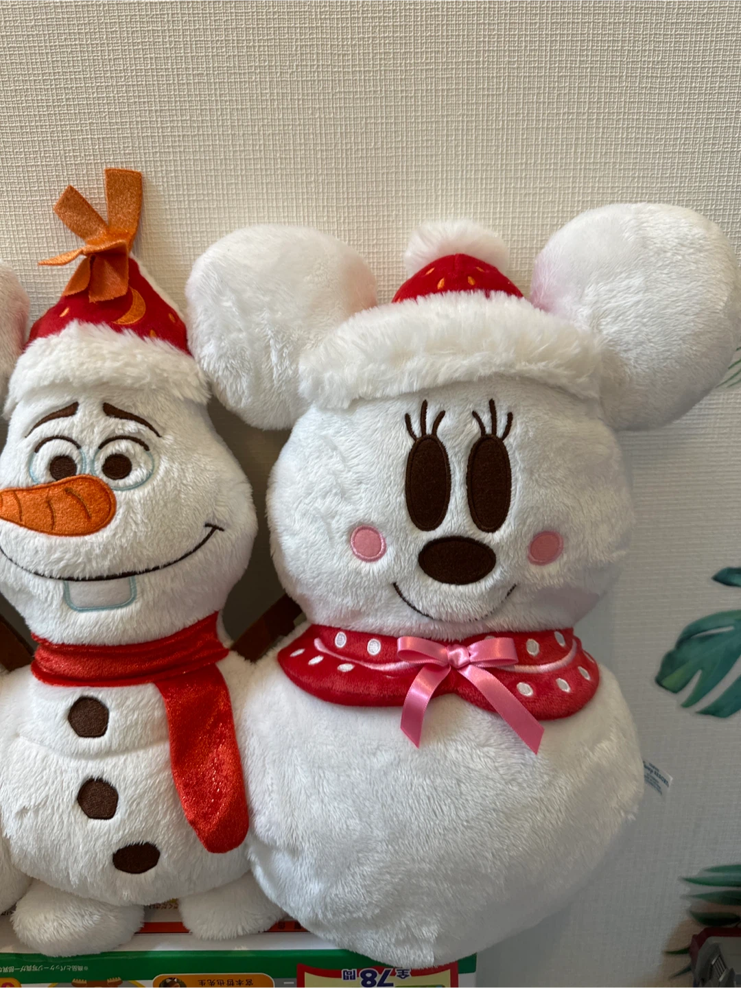 【早い者勝ち！】ティズニー ミッキーミニー オラフコラボ クッションの写真3枚目