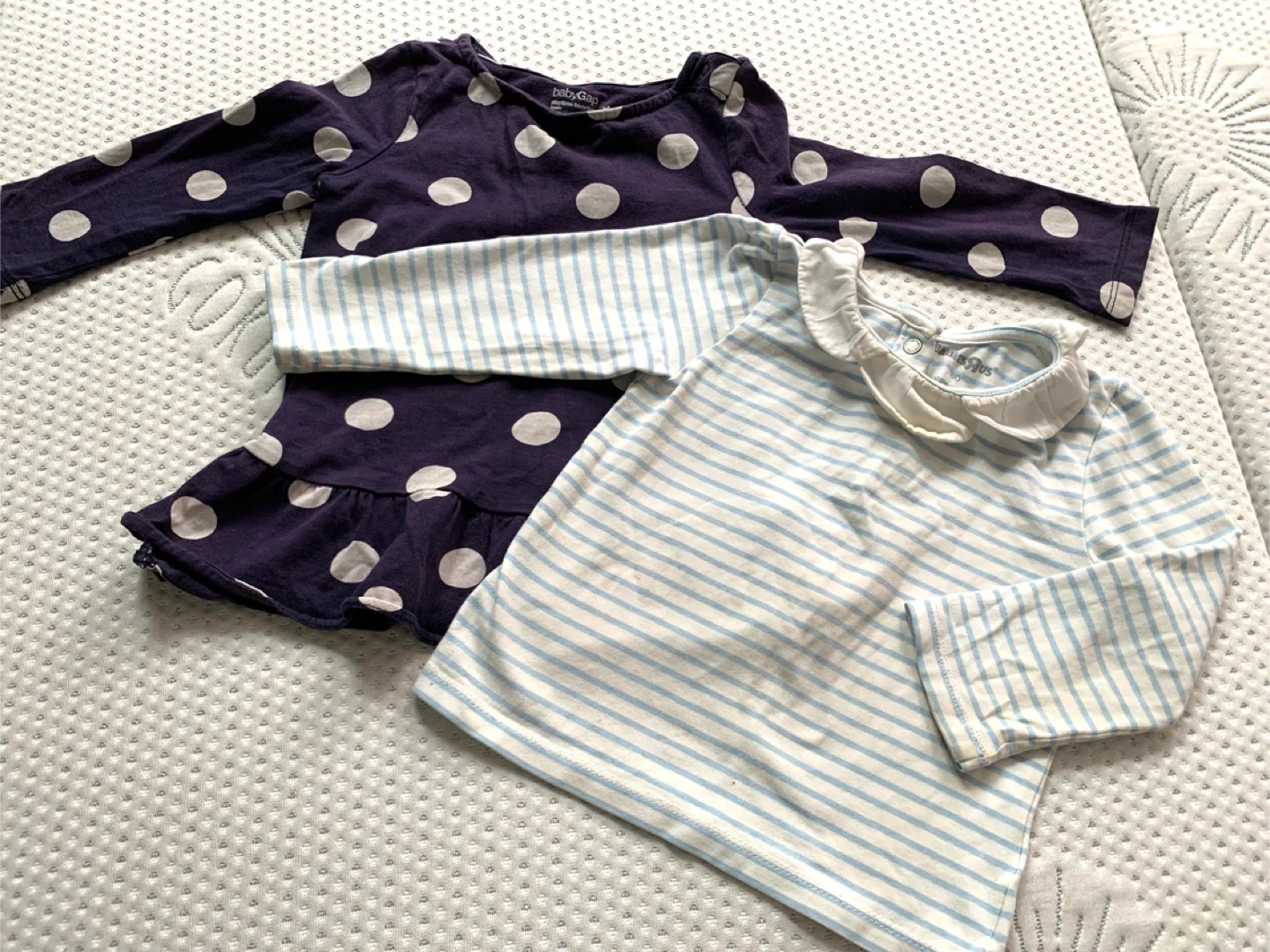 2枚セット baby gap ベビーザらス 長袖トップス 70 80