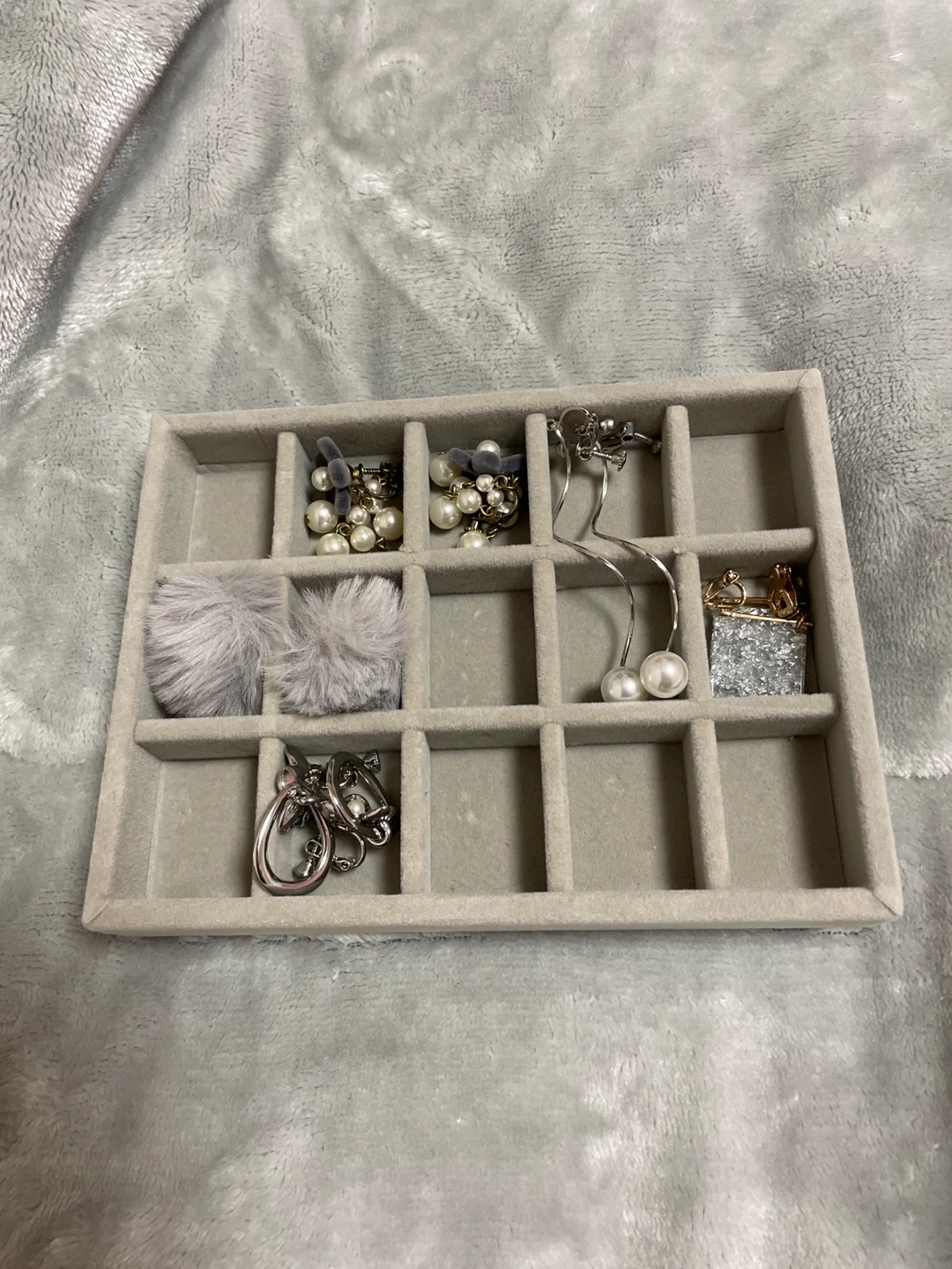 ベロアアクセサリー収納ケースの写真2枚目