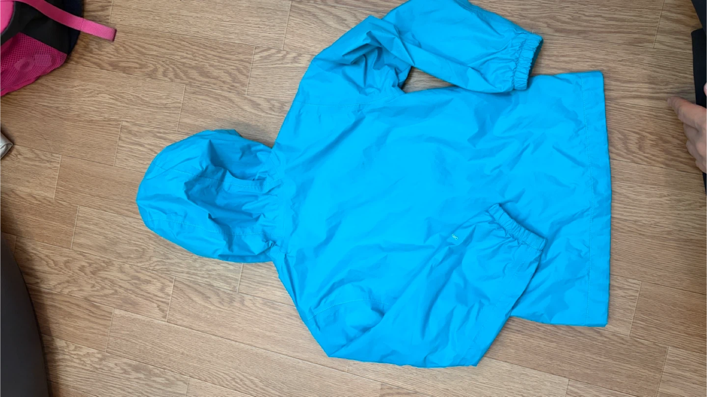 THE NORTH FACE フード付き水色ジャケット XXS/110サイズの写真3枚目