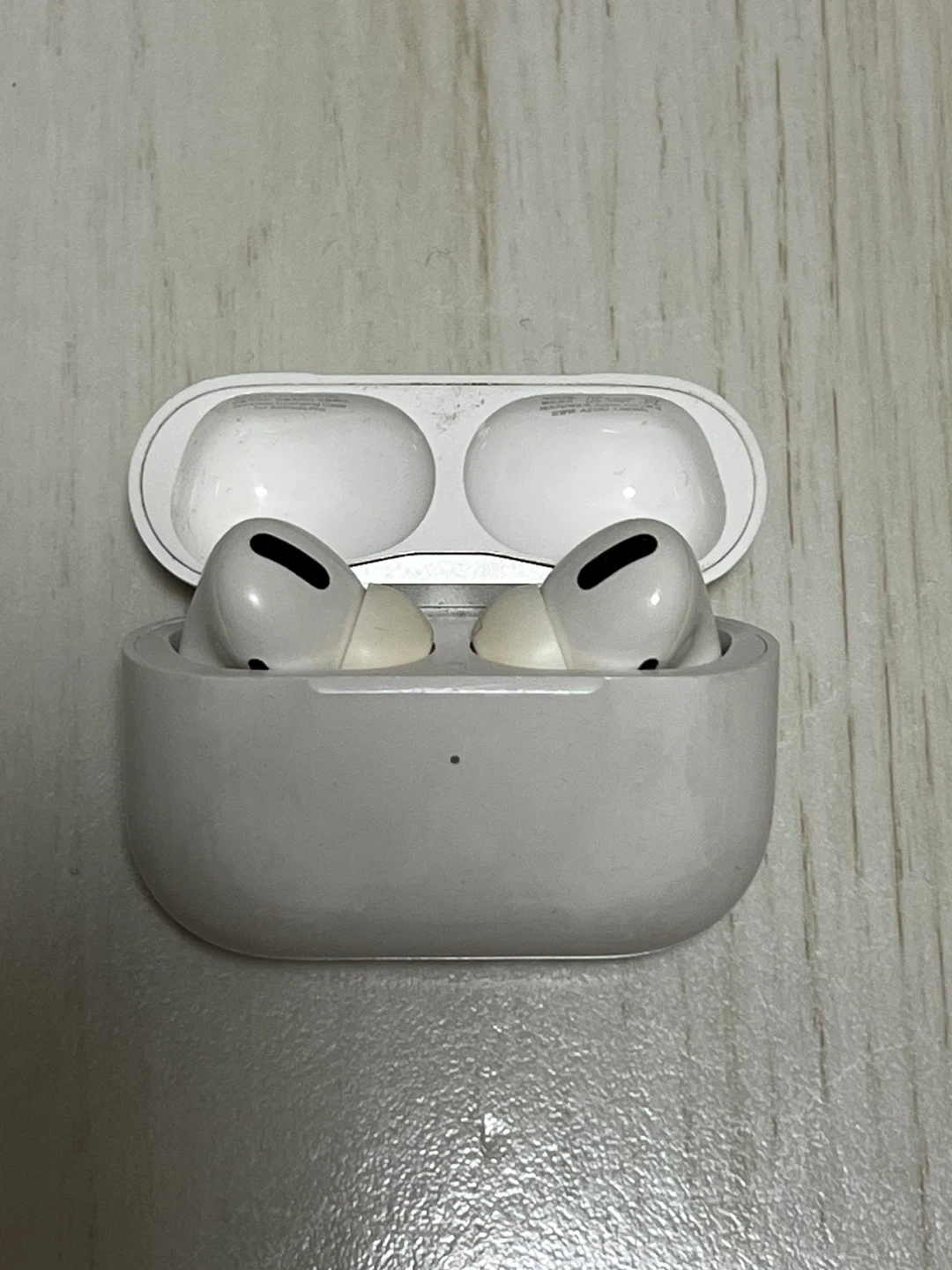 アップル AirPods Pro 1 イヤホンの写真3枚目