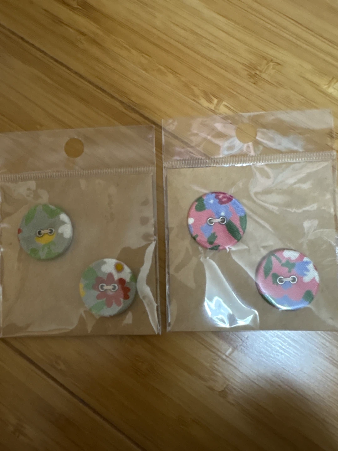 手芸パーツ ボタン 糸 まとめ売りの写真4枚目