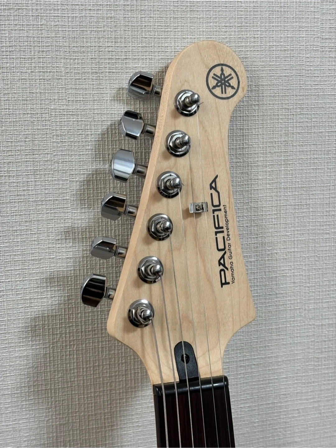 ヤマハ PACIFICA 112V UTB エレキギター 青の写真5枚目