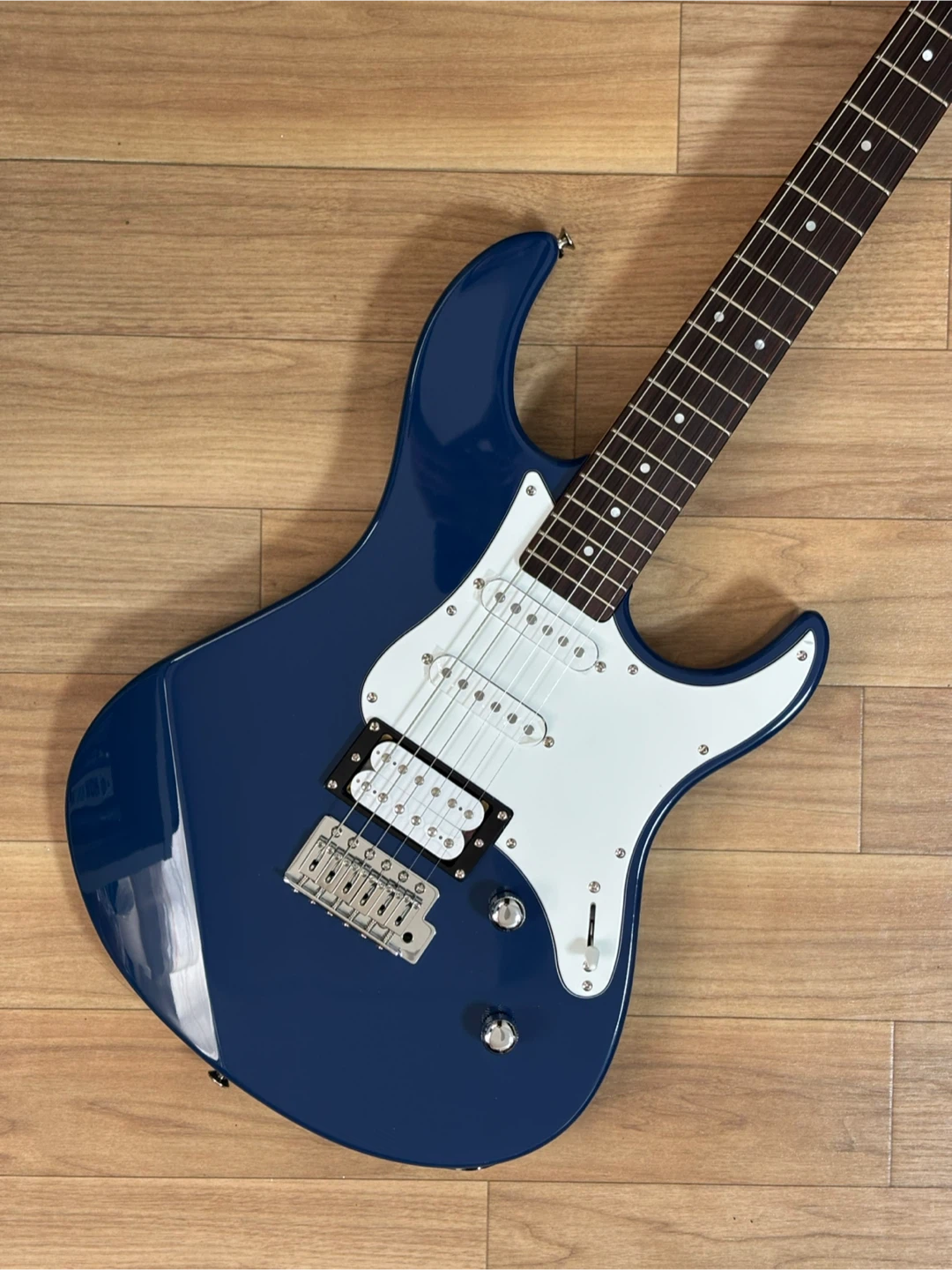 ヤマハ PACIFICA 112V UTB エレキギター 青