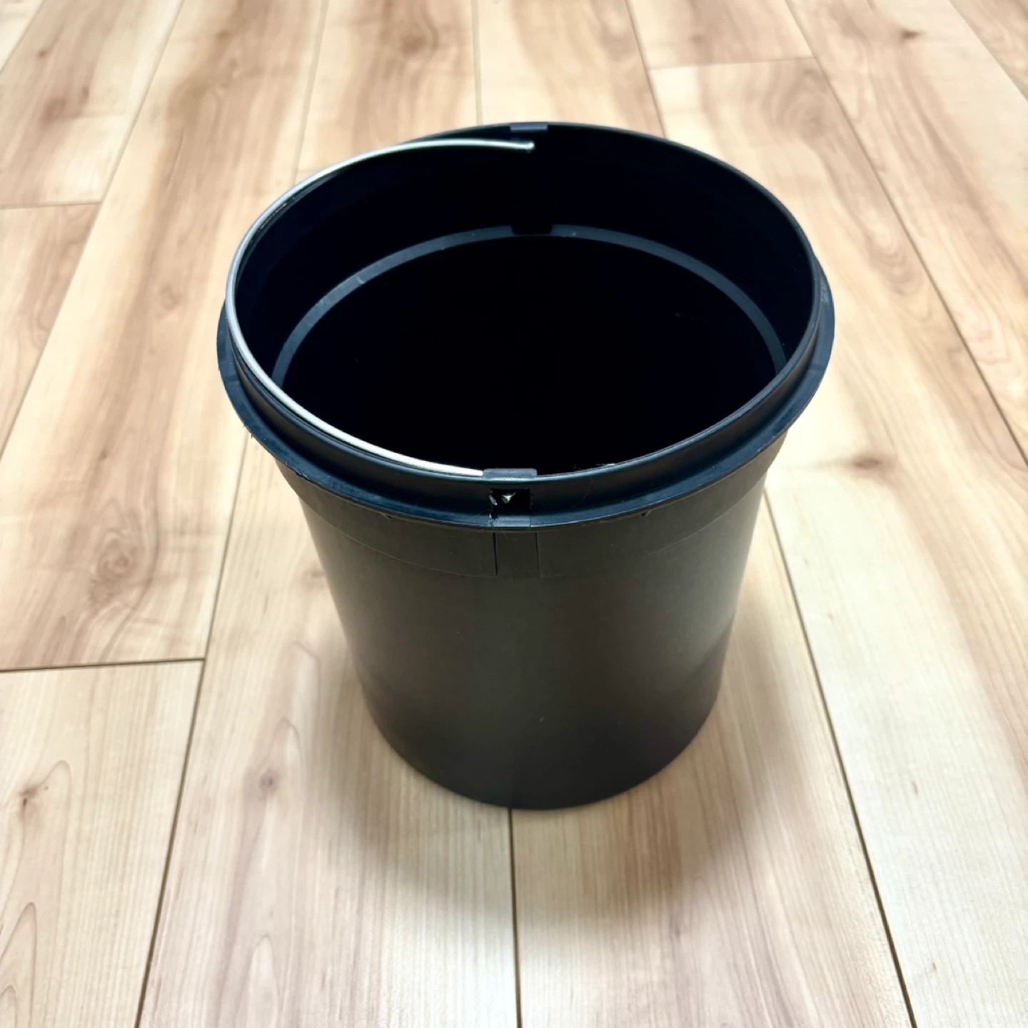【美品】淡いライトブルー　ペダル式ダスト缶　ボックス　ゴミ箱の写真5枚目