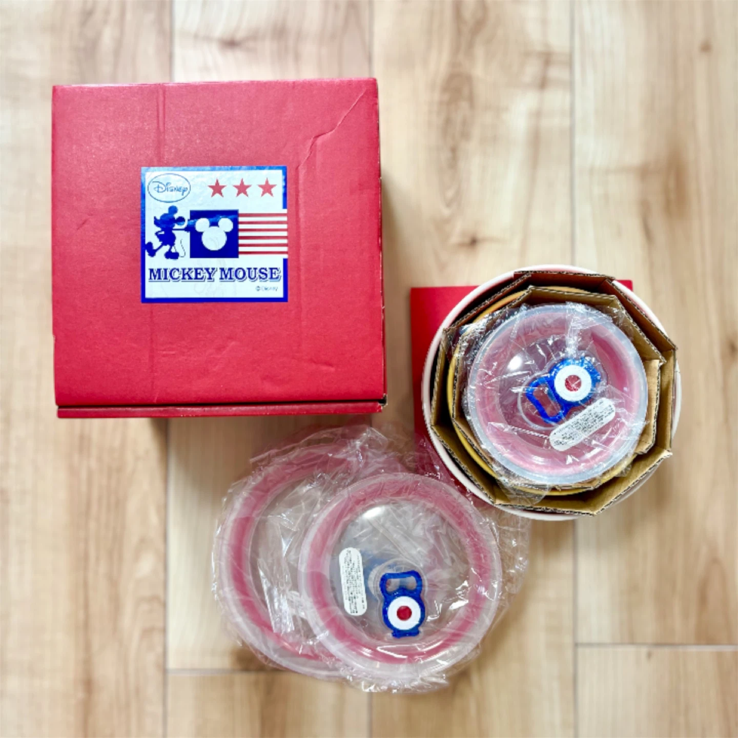 【新品】ディズニー ミッキーマウス レンジ対応蓋付き　食器 3個セットの写真4枚目